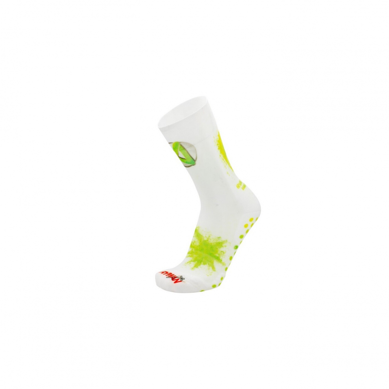 Ein Paar Socken mit Berggeist Rywan No Limit Graphik