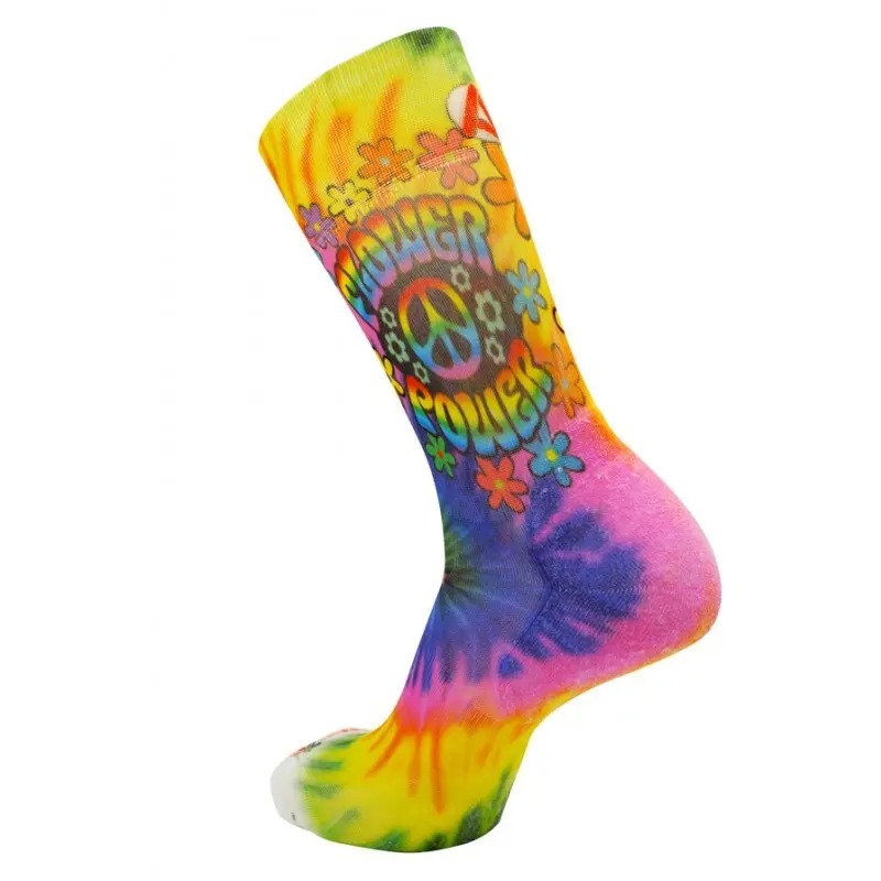 Ein Paar Socken mit Berggeist Rywan No Limit Graphik