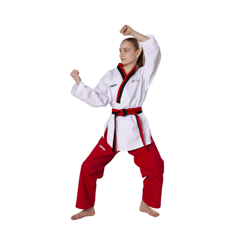 Karategi Mädchen Kwon Poomsae