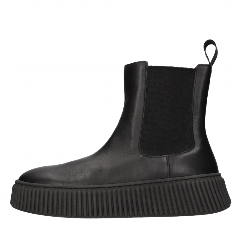 Frau Stiefel schwarz