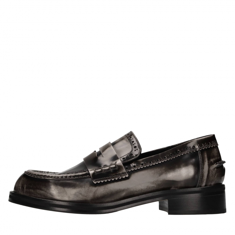Lorena Paggi Niedrige Schuhe Grau