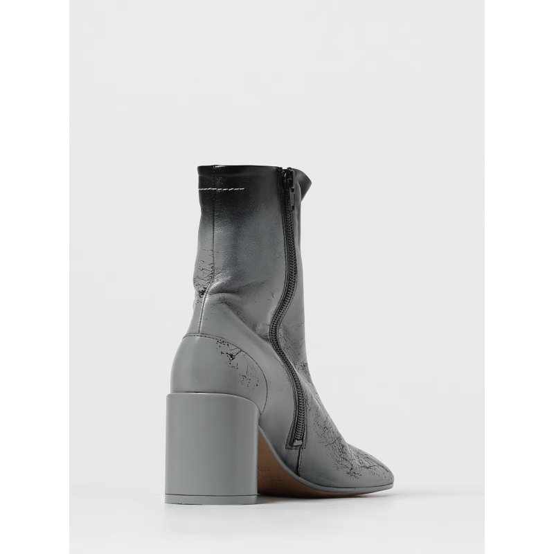 mm6 maison margiela Stand