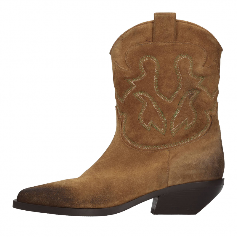 Elena Iachi Braune Stiefel