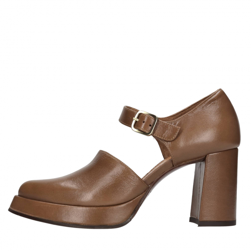 Chie Mihara Schuhe mit braunem Absatz