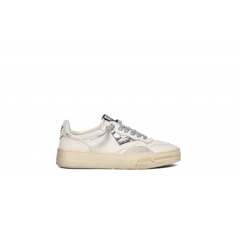4b12 WeiBe Sneaker