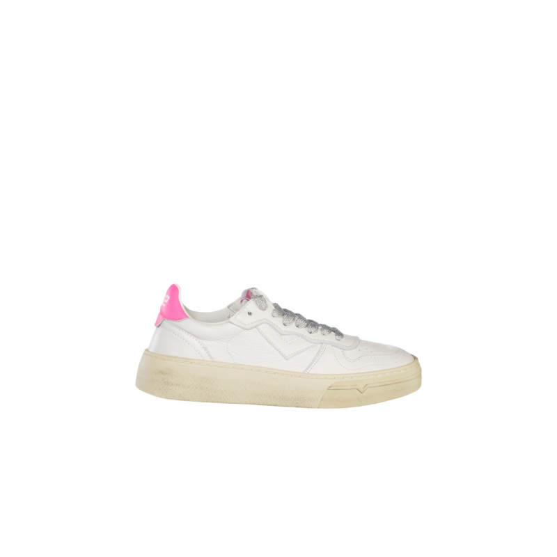 4b12 WeiBe Sneaker