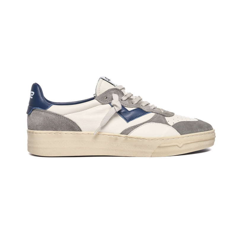 4b12 WeiBe Sneaker