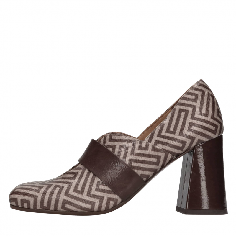 Chie Mihara Schuhe mit braunem Absatz
