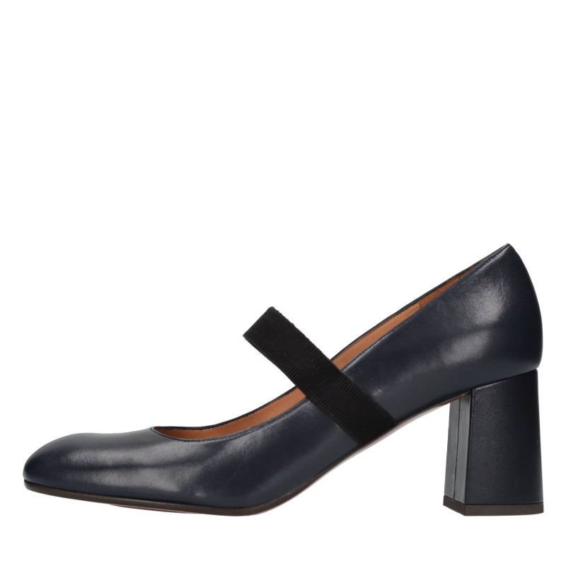Chie Mihara Schuhe mit blauem Absatz