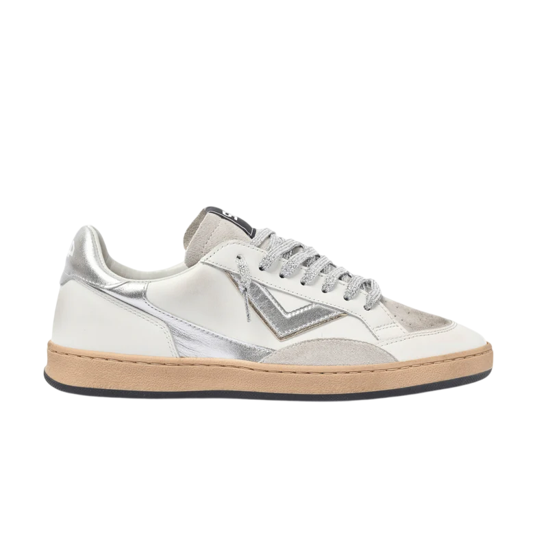 4b12 WeiBe Sneaker