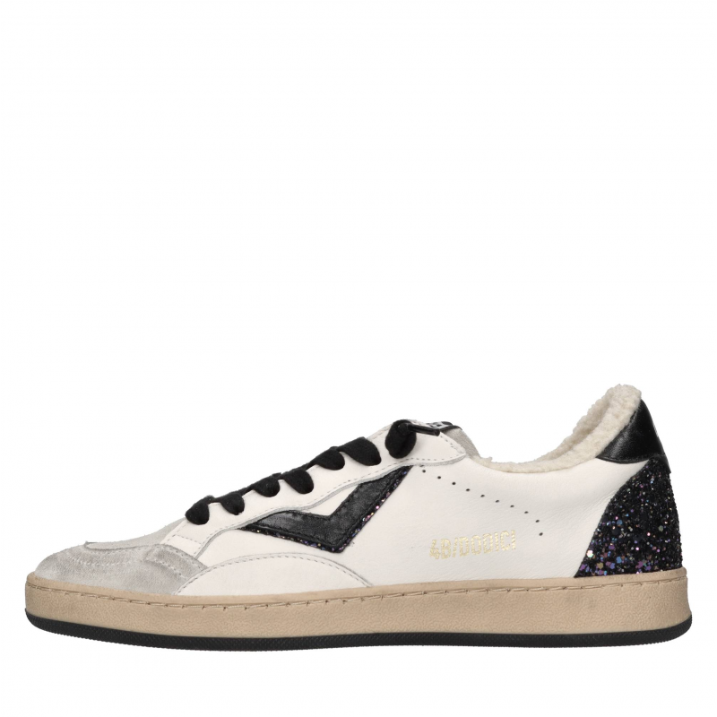 4b12 WeiBe Sneaker