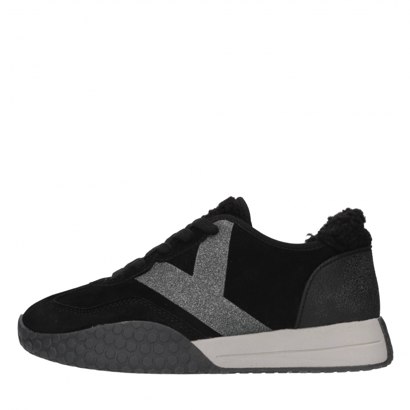 Keh Noo Schwarze Sneaker