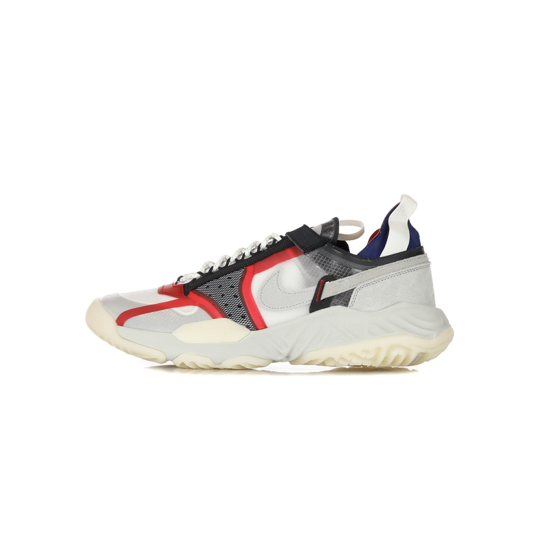 Jordan Delta Breathe Clear/Medium Grey/Light Bone/Varsity Red Herren-Halbschuh