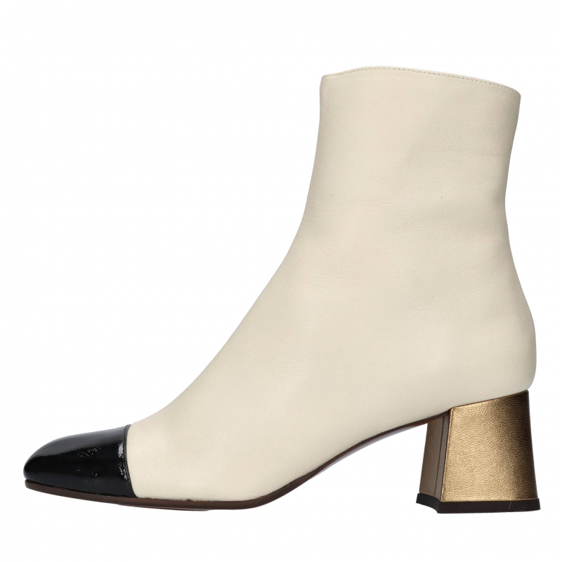 Chie Mihara Beige