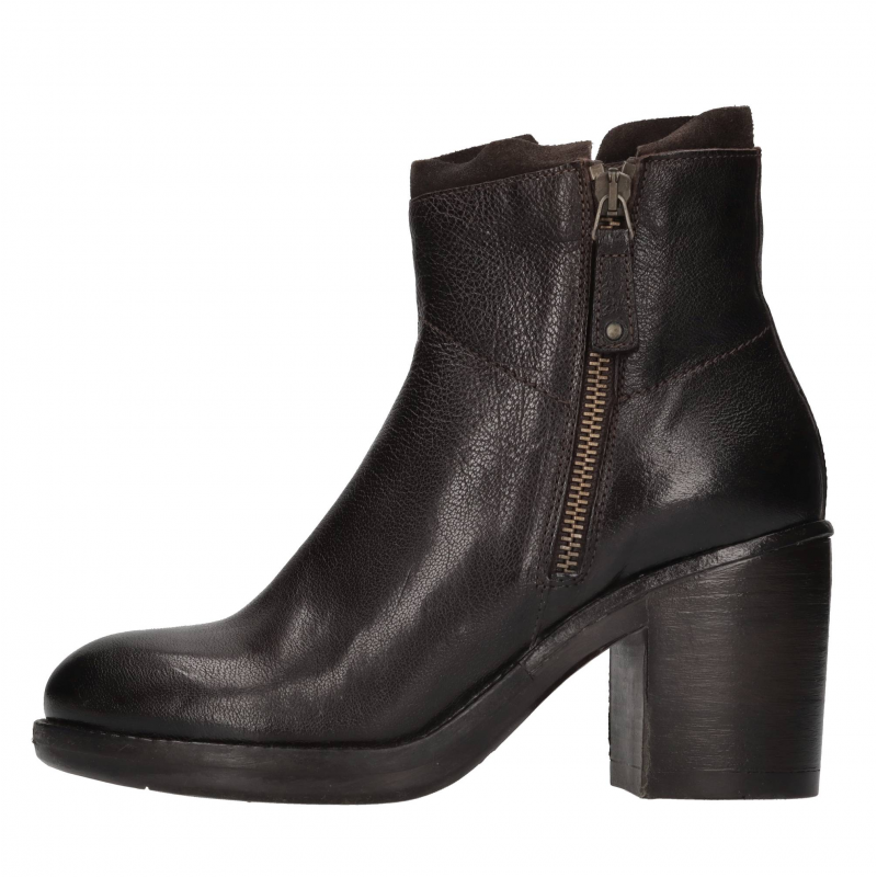 Hundred 100 Moro Kopfstiefel