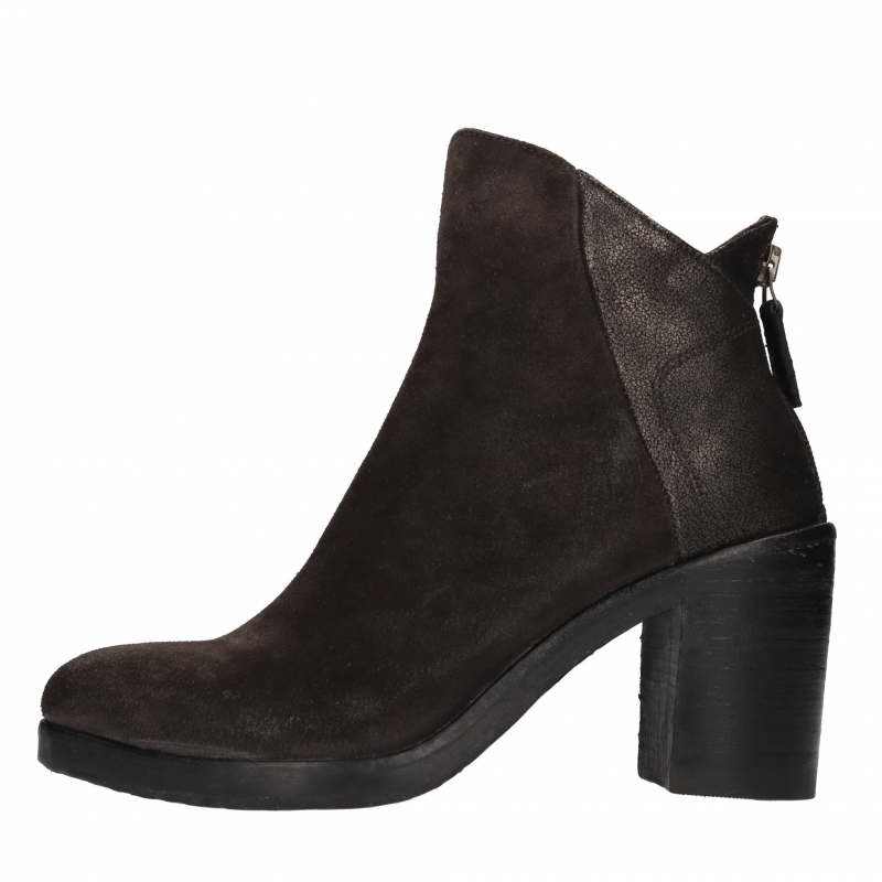 Hundred 100 Moro Kopfstiefel